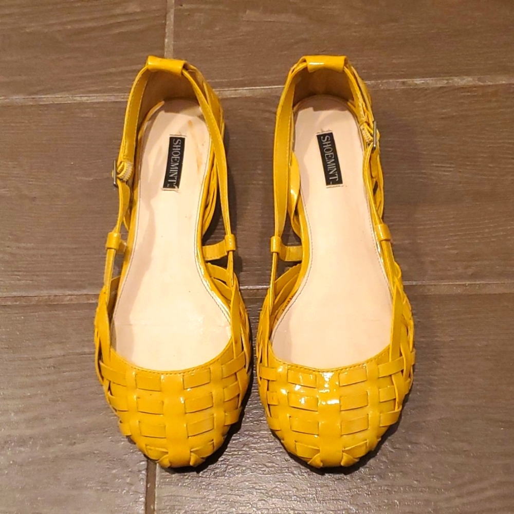 Shoemint, mustard patent leather flats. Size 7.5